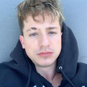 查理普斯的tiktok主页(@charlieputh)