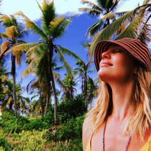 坎蒂丝·史汪尼普的tiktok主页(@angelcandices)