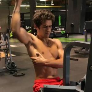 奥斯汀·马洪的tiktok主页(@austinmahone)