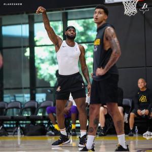 洛杉矶湖人队tiktok